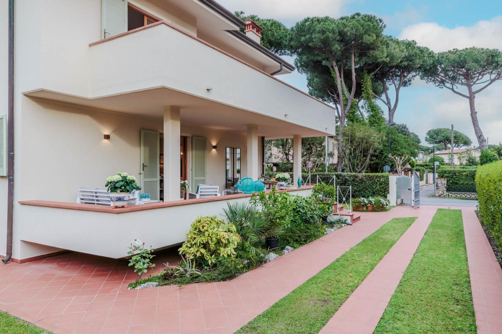 Regina Beach Villa, By The Beach In Marina Di Pietrasanta Exterior foto